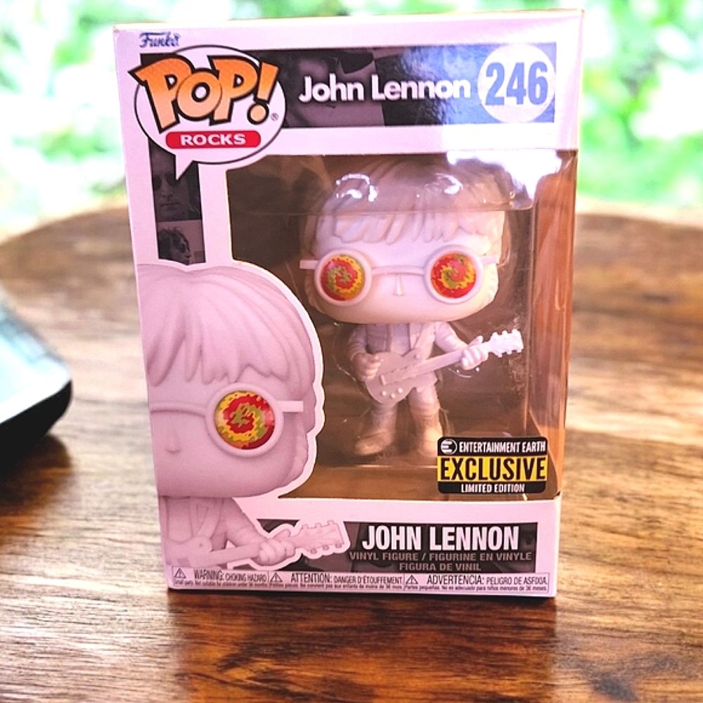 Funko Pop Rocks: #246 John Lennon Exclusive Psychedelic Glasses limited edition